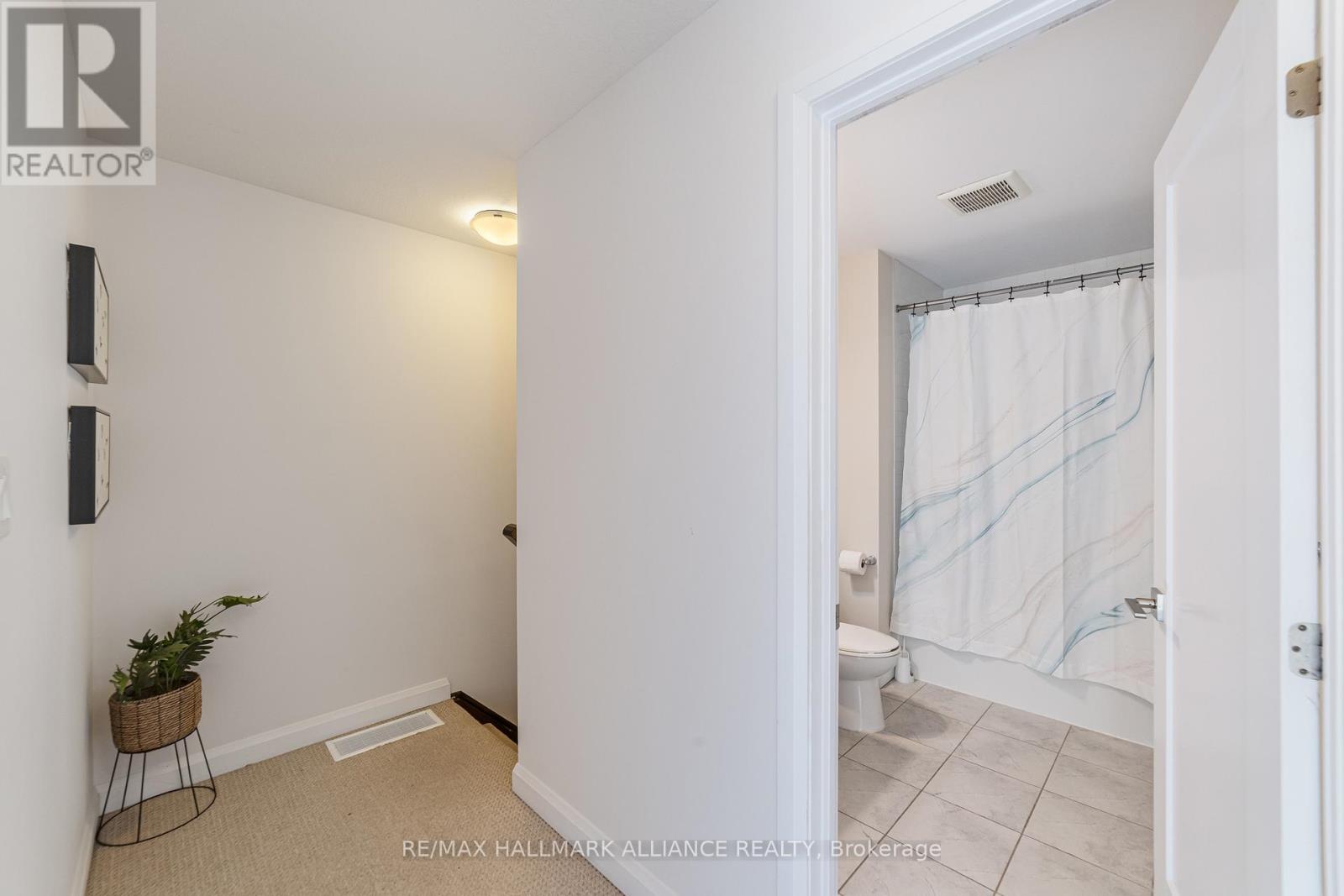 #45 - 1169 Garner Road E, Hamilton, ON - Indoor