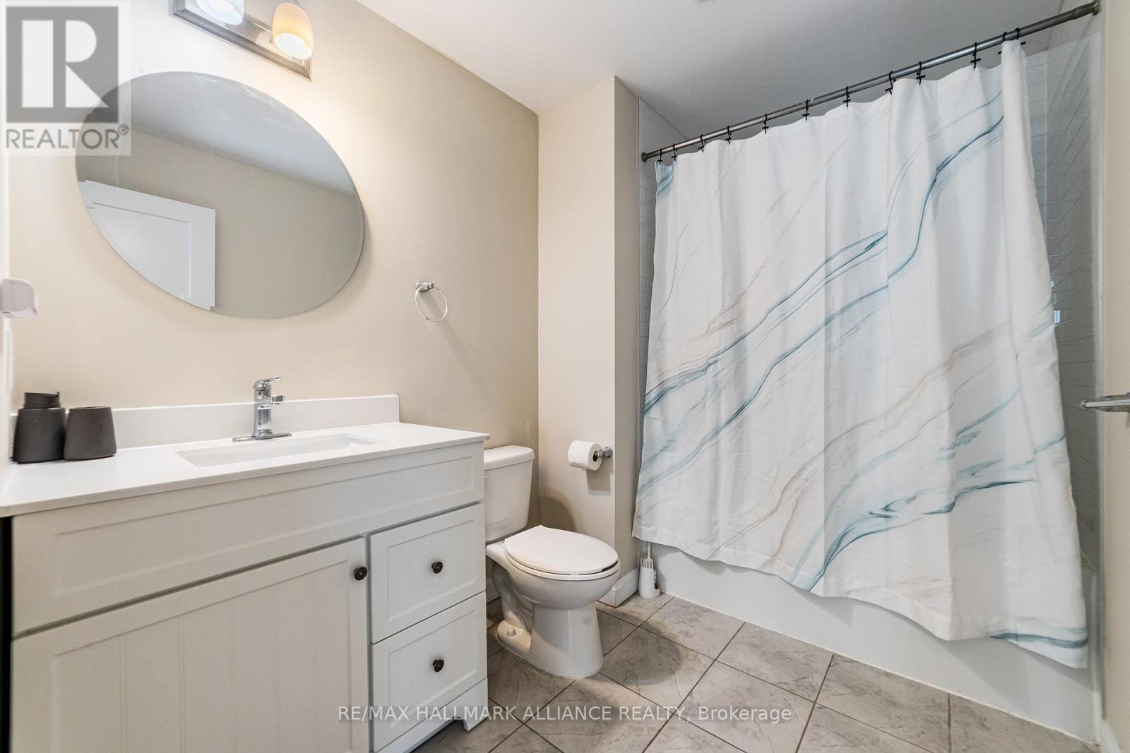 #45 - 1169 Garner Road E, Hamilton, ON - Indoor Photo Showing Bathroom
