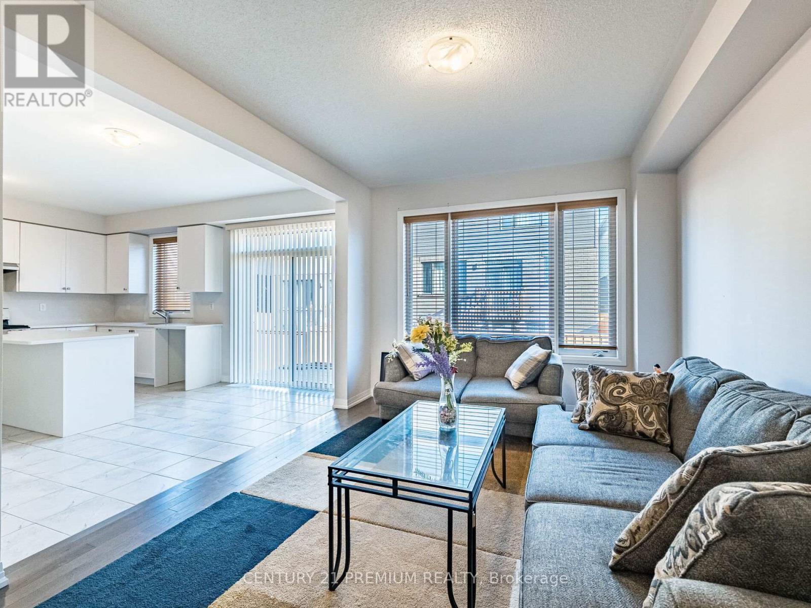 60 Yale Drive, Hamilton, ON - Indoor Photo Showing Other Room