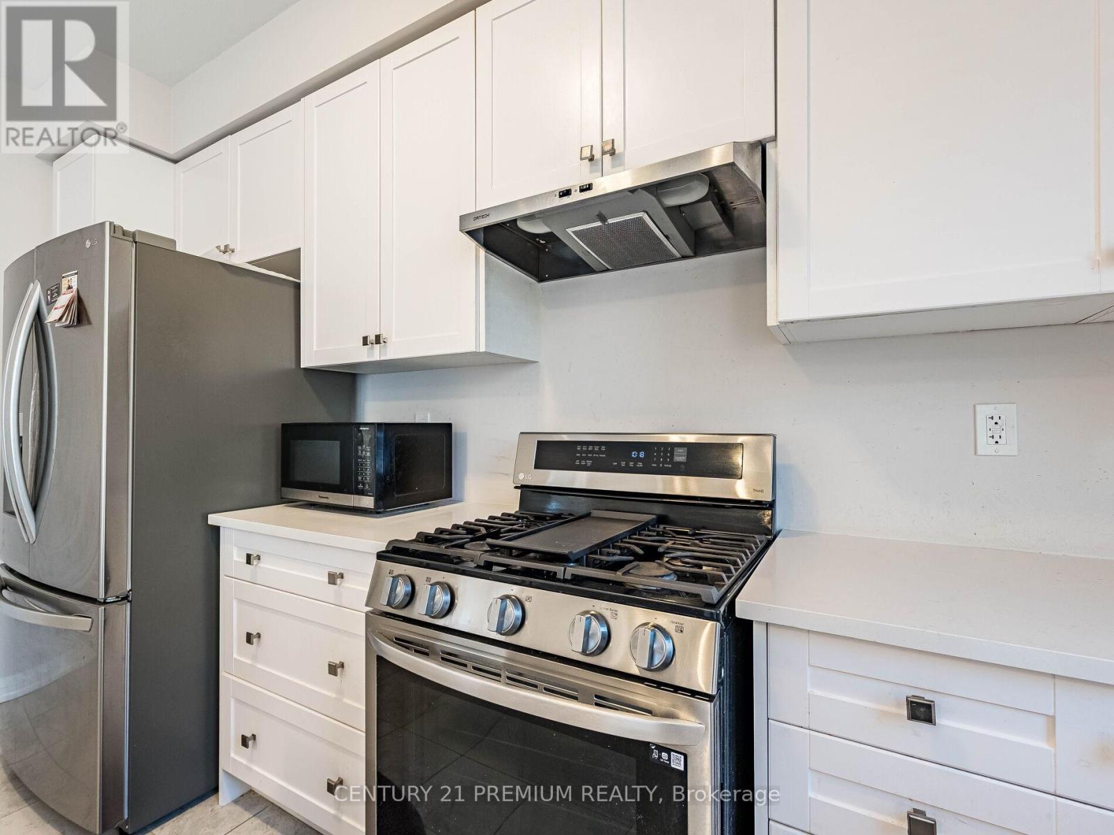 60 Yale Drive, Hamilton, ON - Indoor Photo Showing Kitchen