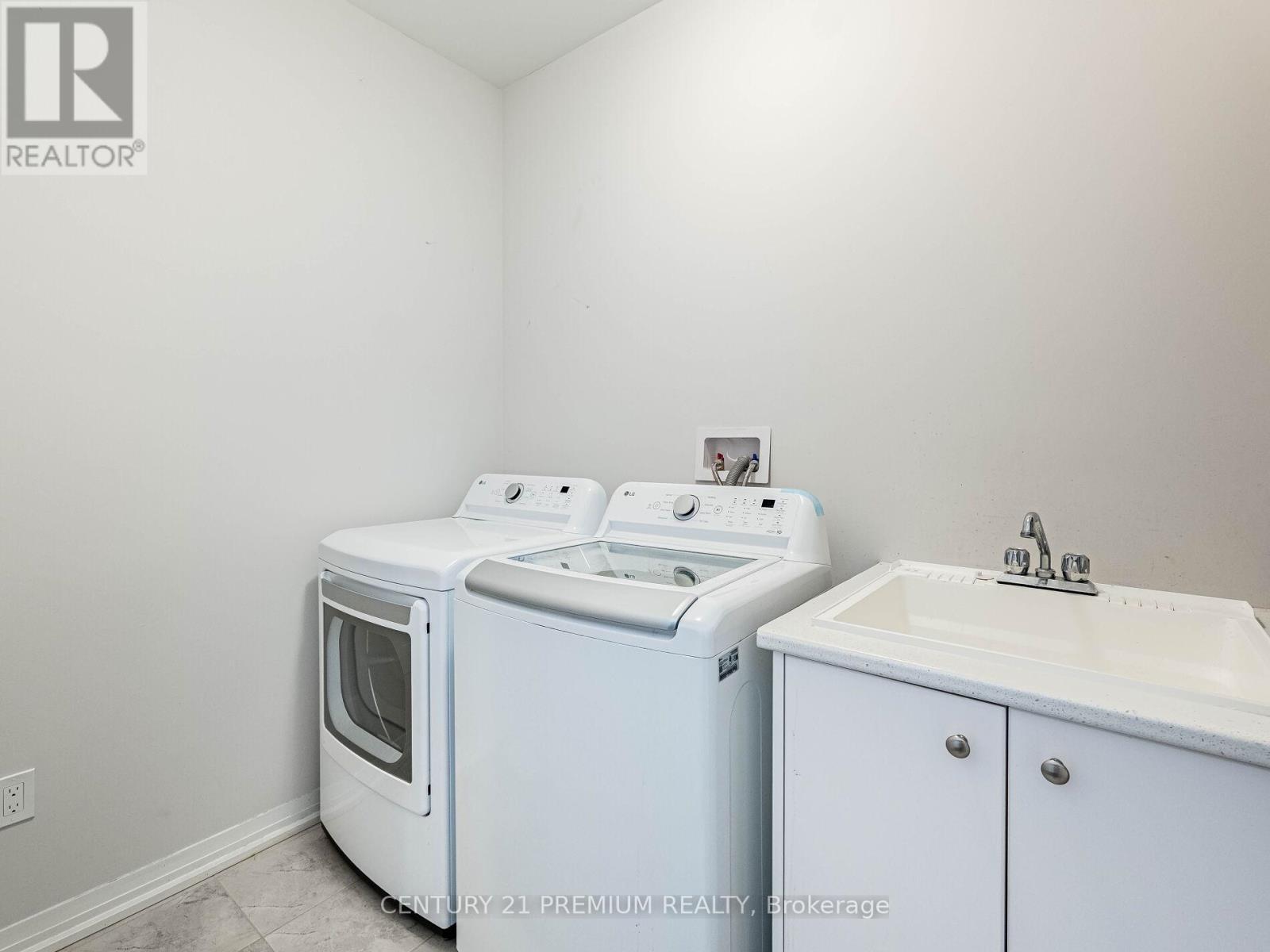 60 Yale Drive, Hamilton, ON - Indoor Photo Showing Laundry Room