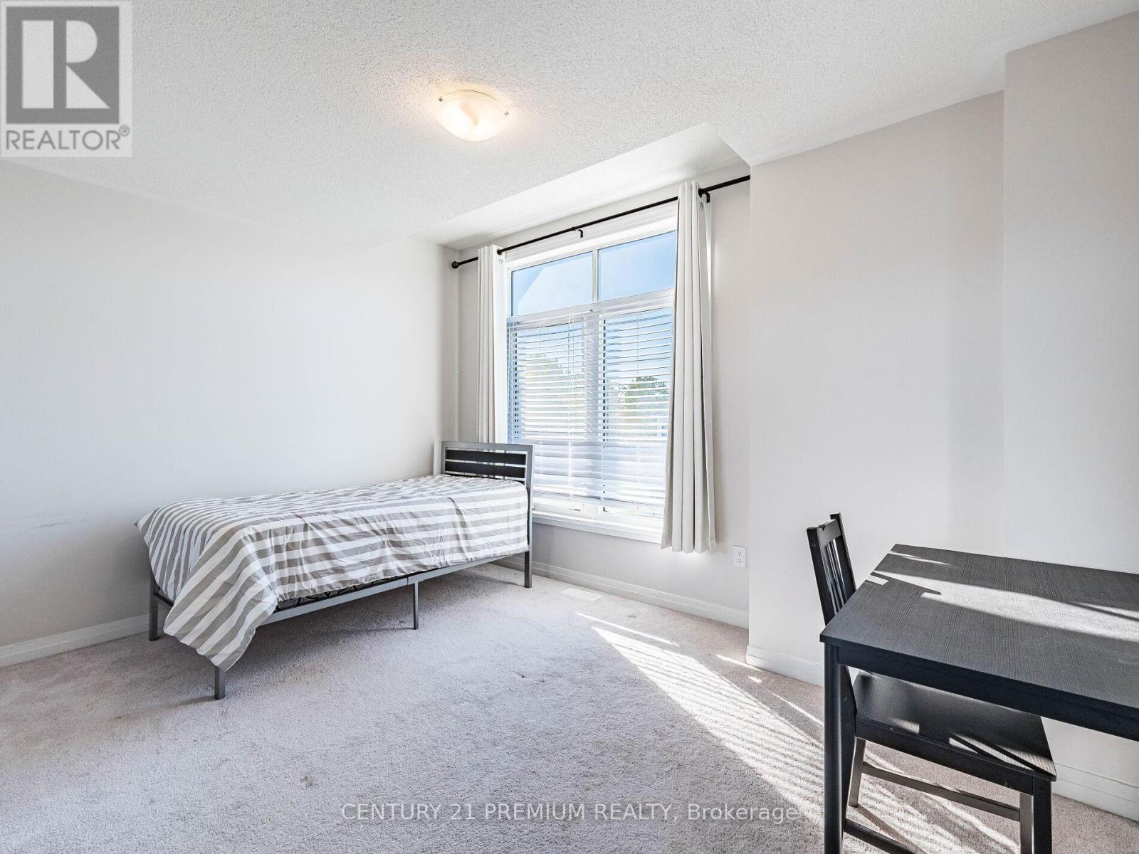 60 Yale Drive, Hamilton, ON - Indoor Photo Showing Bedroom