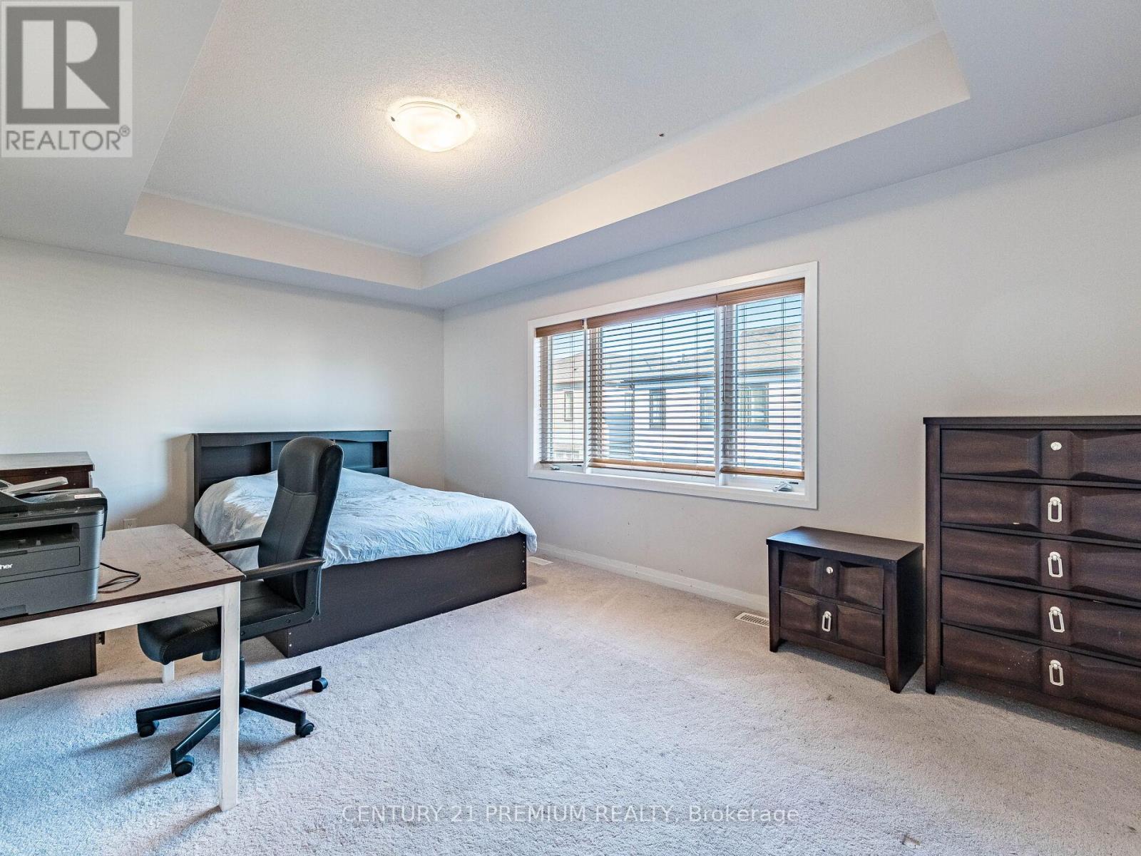 60 Yale Drive, Hamilton, ON - Indoor Photo Showing Other Room