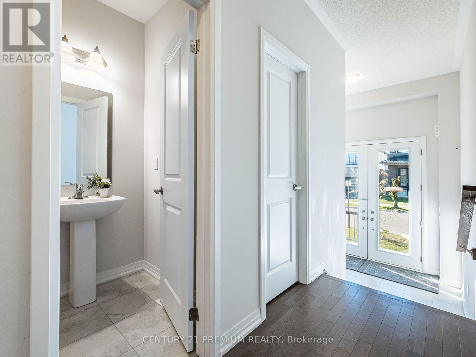 60 Yale Drive, Hamilton, ON - Indoor