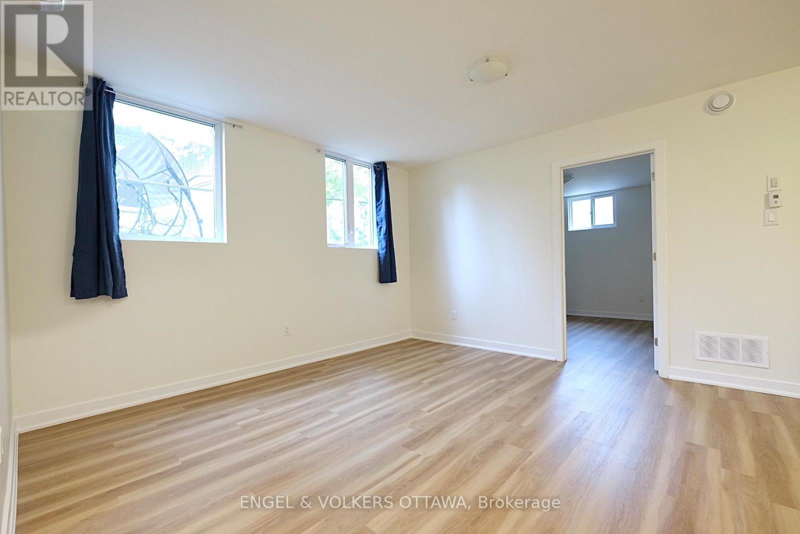 Unit B - 636 Hochelaga Street, Ottawa, ON - Indoor Photo Showing Other Room