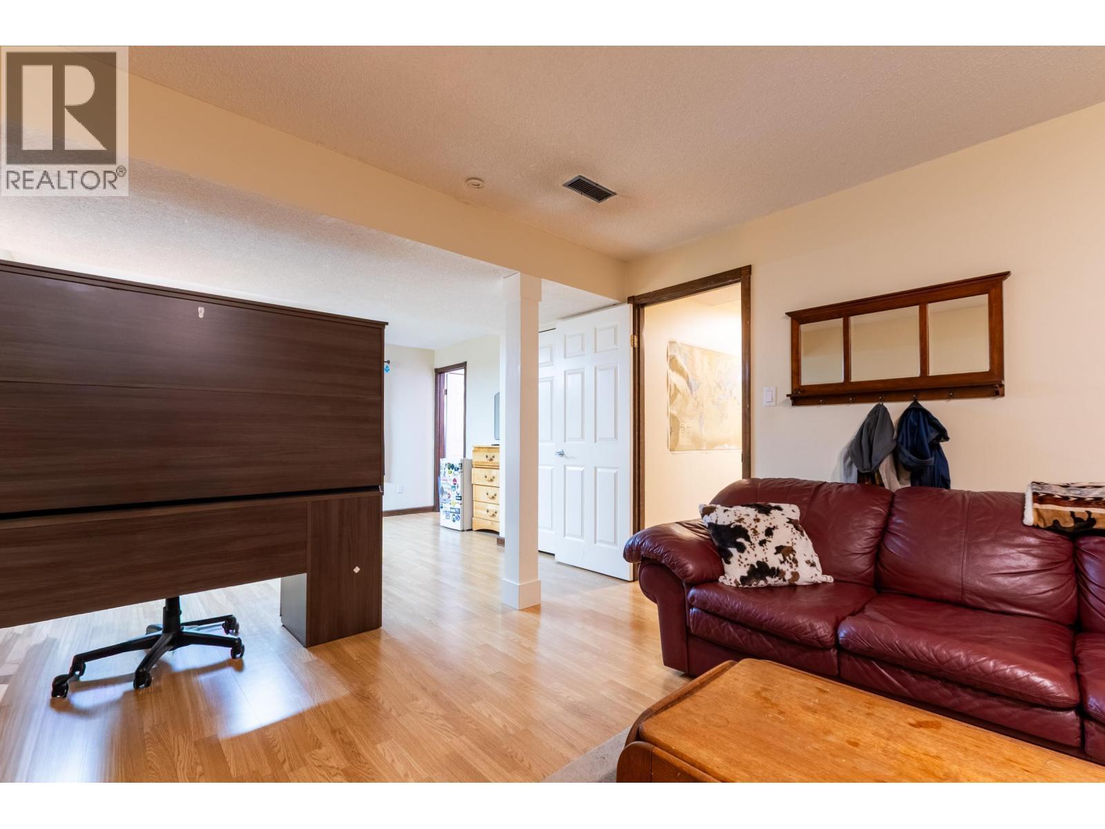 7742 St Mark Crescent, Prince George, BC - Indoor Photo Showing Living Room