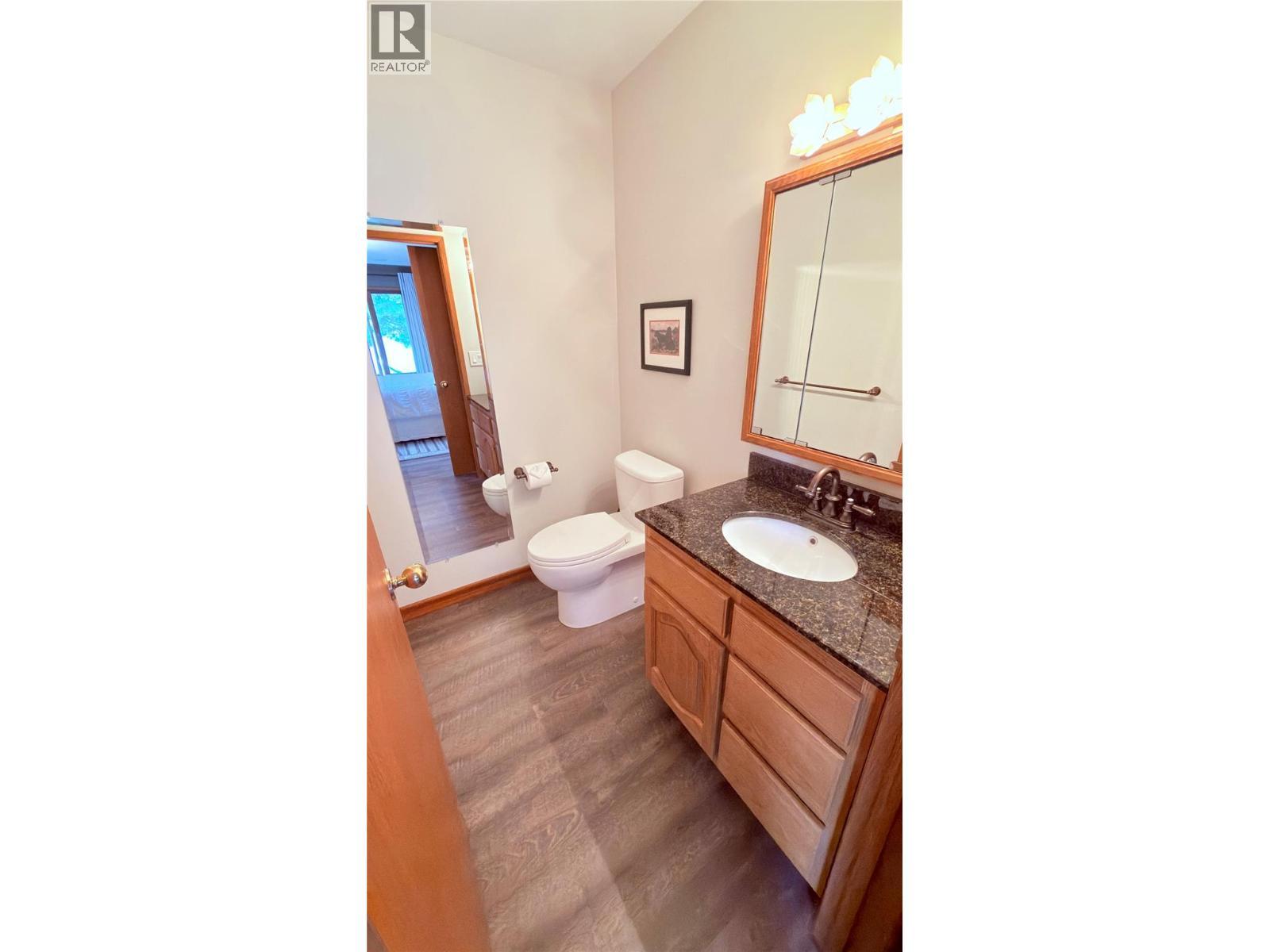 102 Sandner Road, Christina Lake, BC - Indoor Photo Showing Bathroom