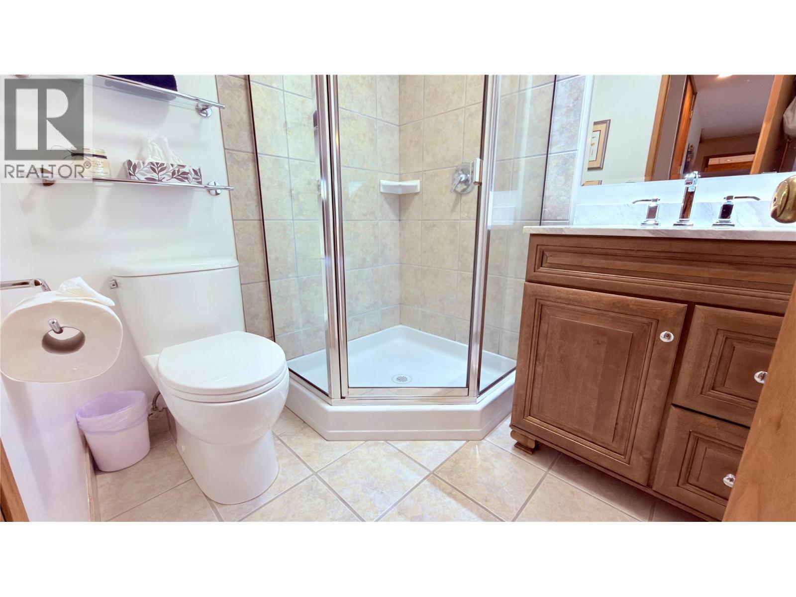 102 Sandner Road, Christina Lake, BC - Indoor Photo Showing Bathroom