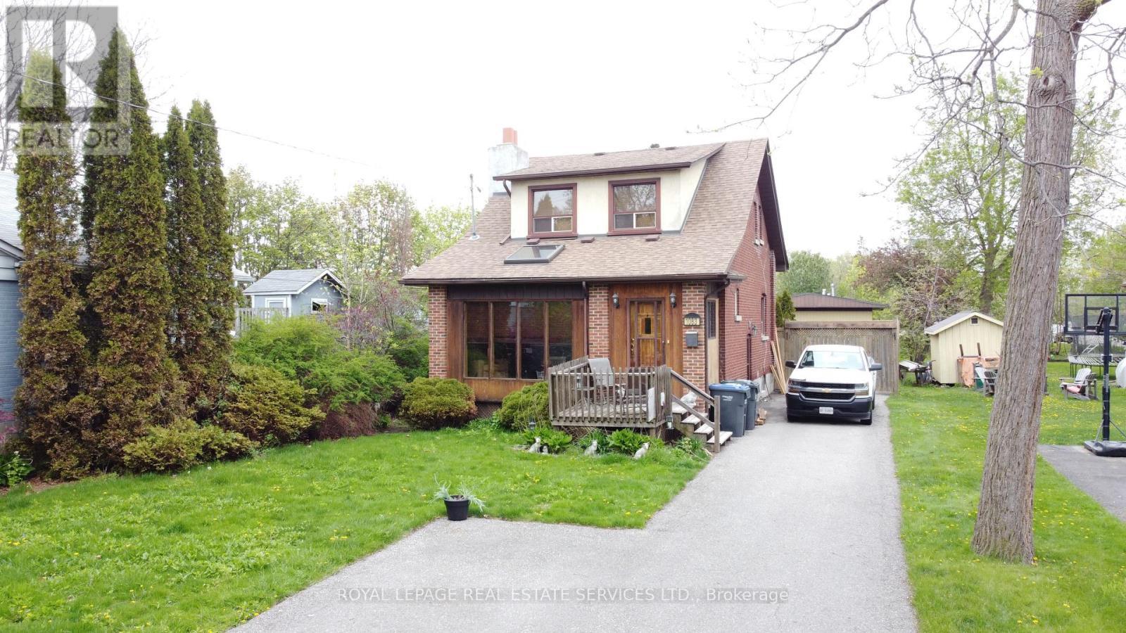 1083 Seneca Avenue, Mississauga, ON - Outdoor