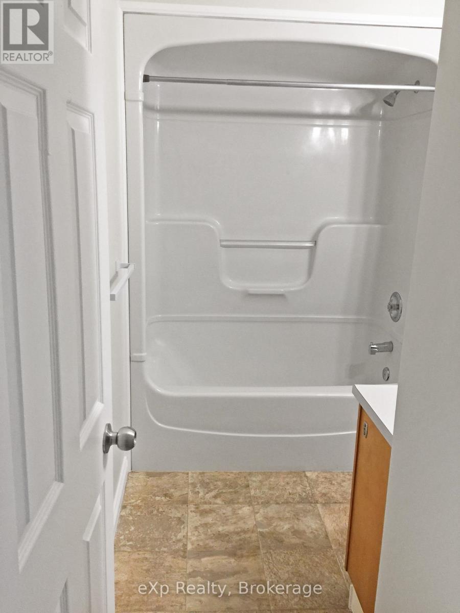 322 10Th Street, Hanover, ON