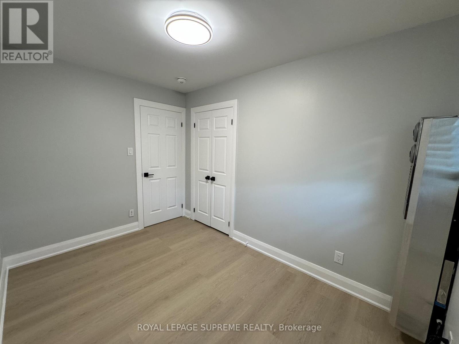 Upper - 8 Redwood Court, Barrie, ON - Indoor Photo Showing Other Room