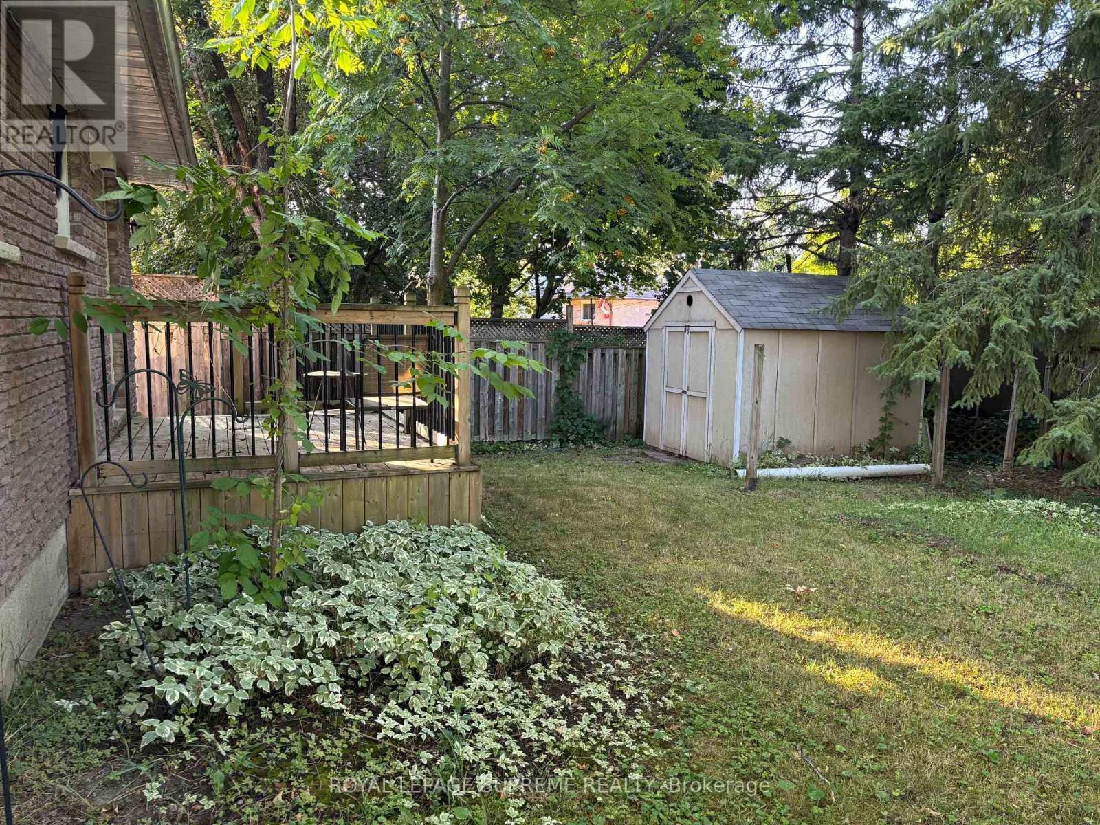 Upper - 8 Redwood Court, Barrie, ON - Outdoor