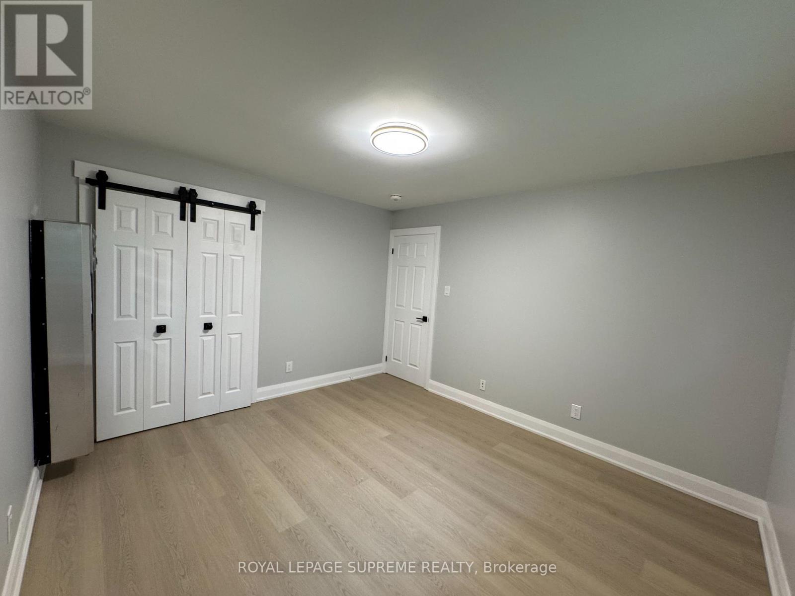 Upper - 8 Redwood Court, Barrie, ON - Indoor Photo Showing Other Room