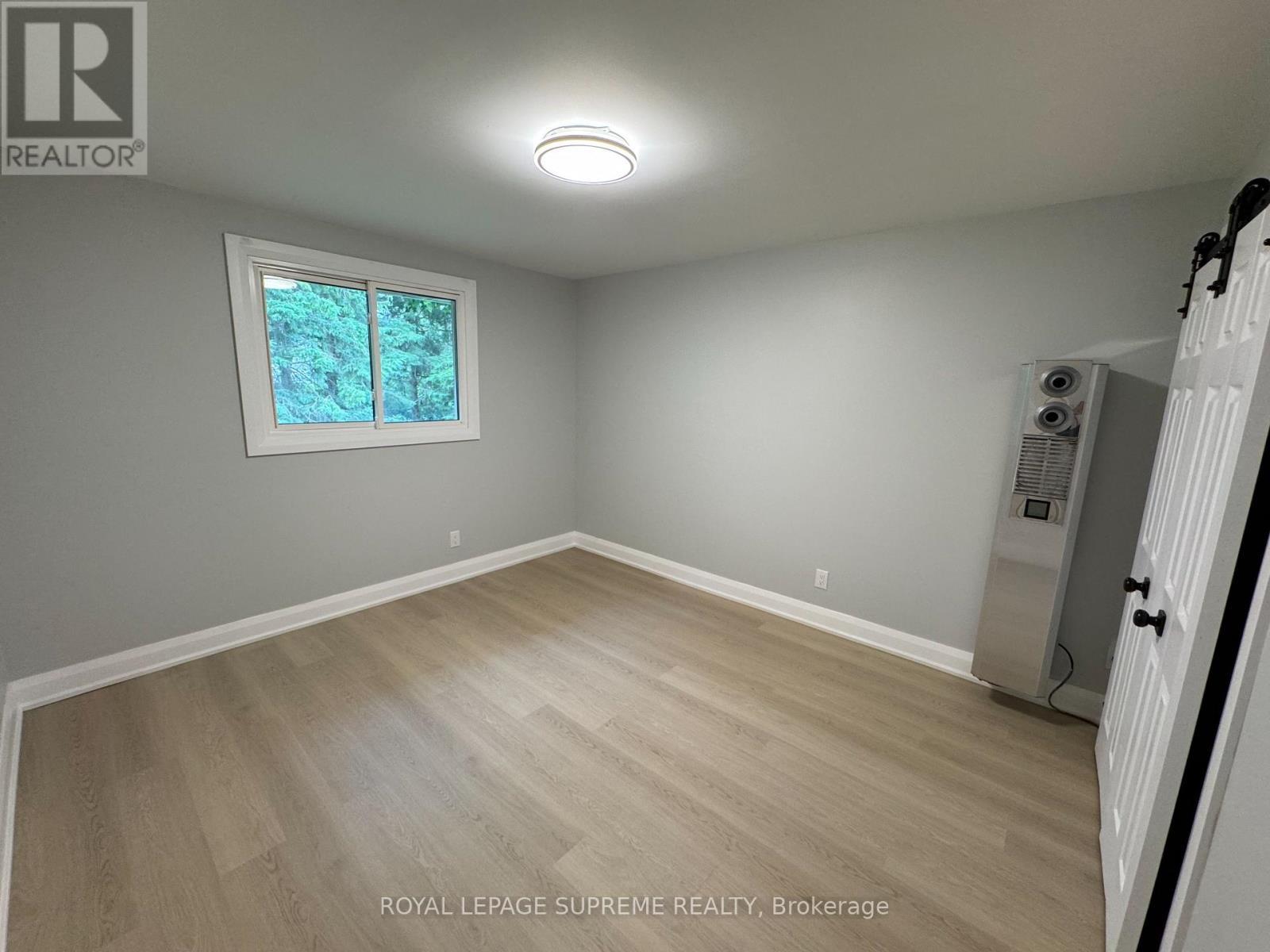 Upper - 8 Redwood Court, Barrie, ON - Indoor Photo Showing Other Room