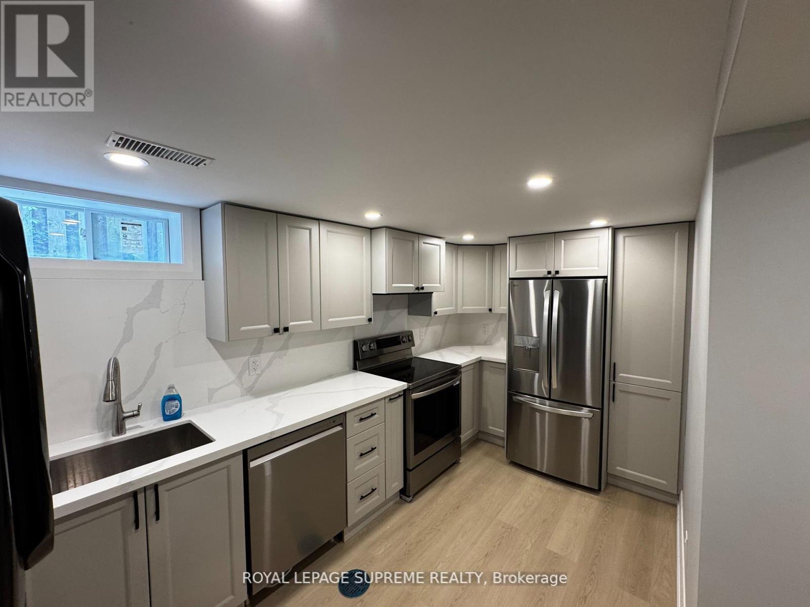 Basement - 8 Redwood Court, Barrie, ON - Indoor Photo Showing Kitchen