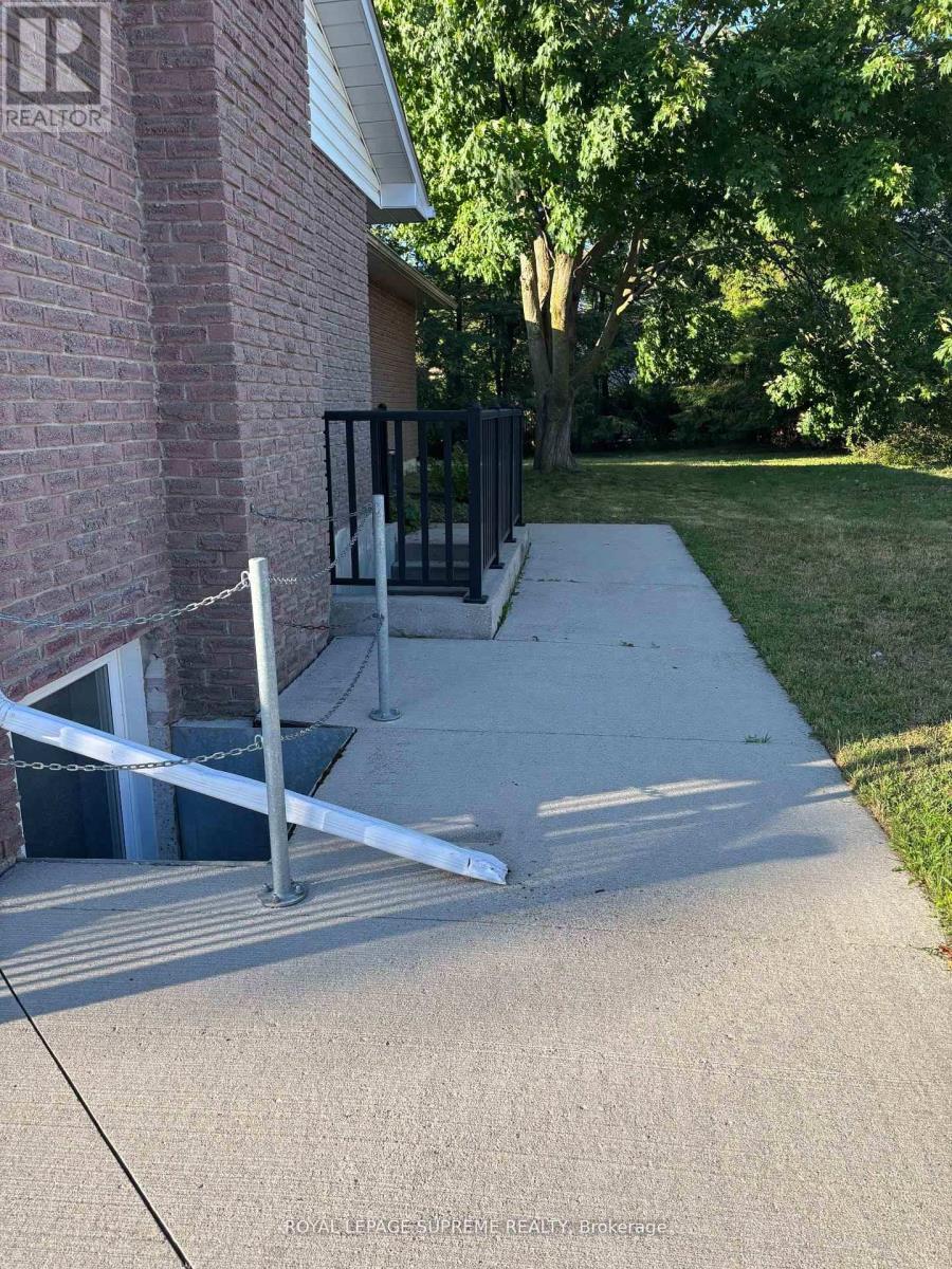 Basement - 8 Redwood Court, Barrie, ON - Outdoor