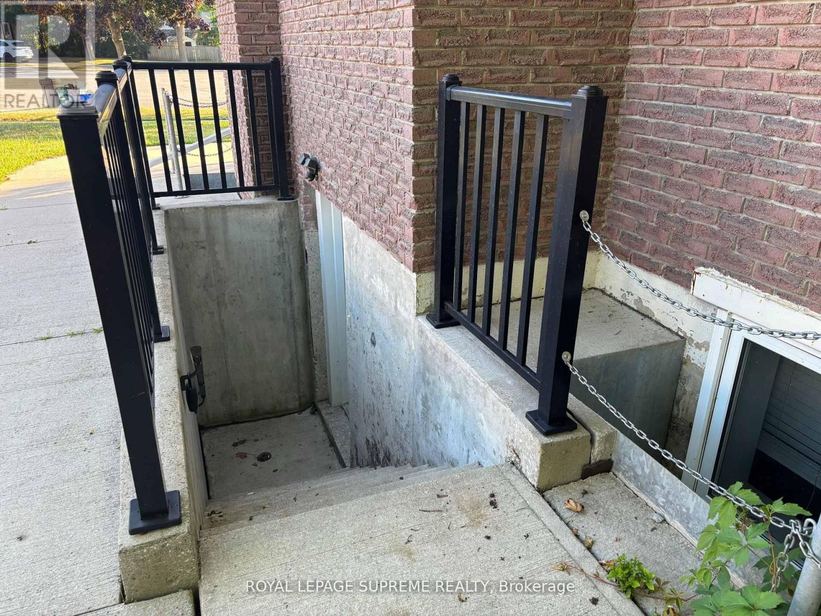 Basement - 8 Redwood Court, Barrie, ON - Outdoor With Exterior