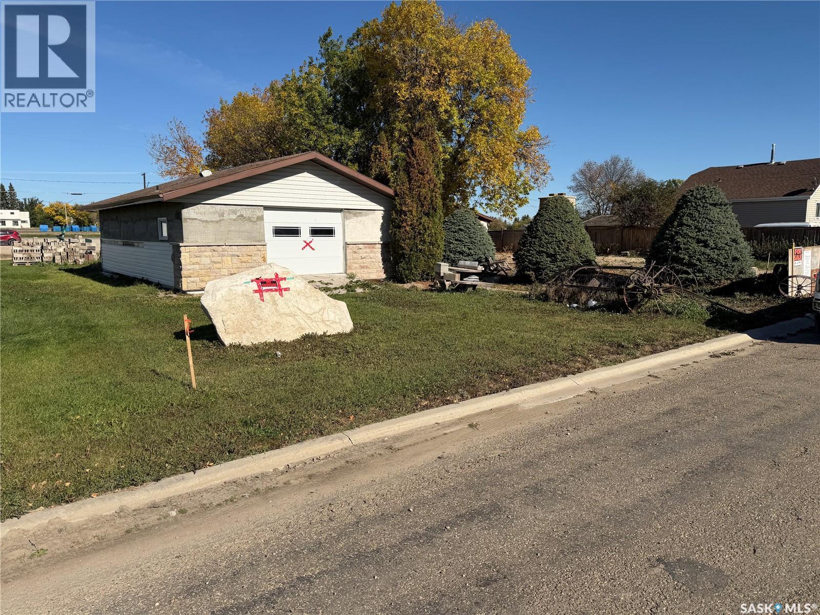 620 1St Avenue S, Bruno, SK - Outdoor