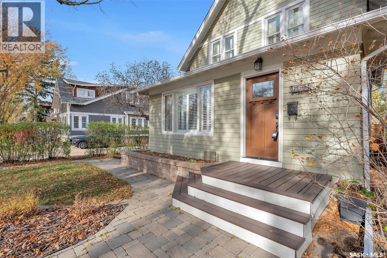 2736 Regina Avenue, Regina, SK - Outdoor With Deck Patio Veranda