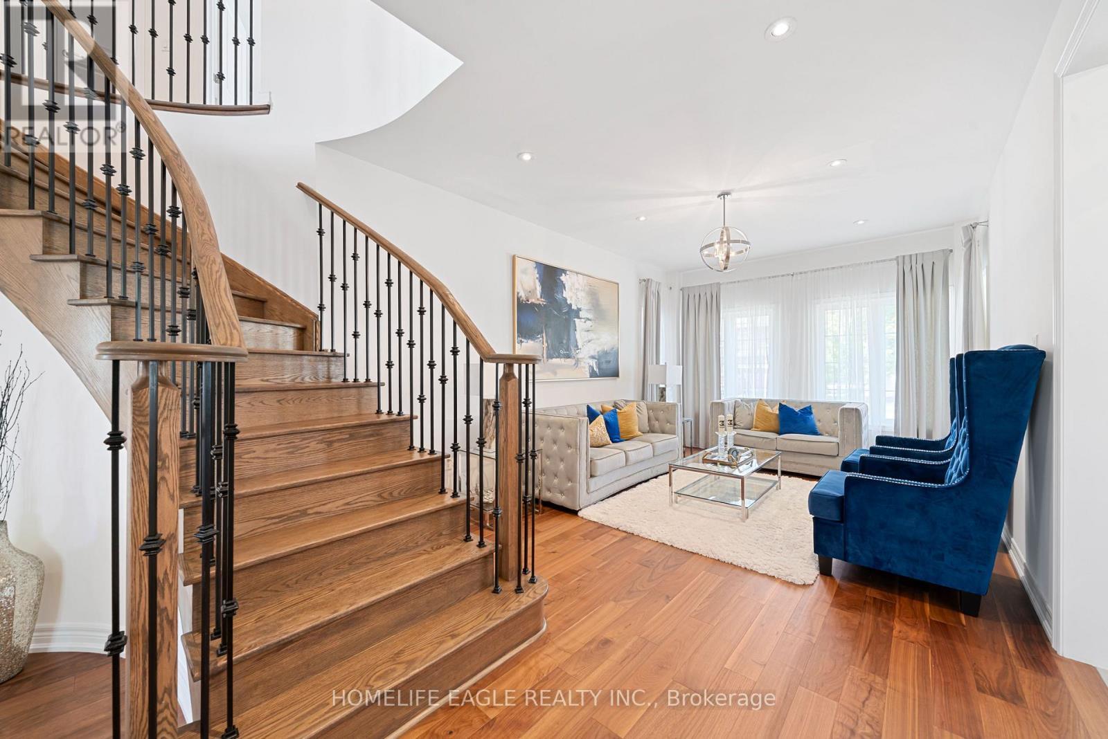 545 Clifford Perry Place, Newmarket, ON - Indoor Photo Showing Other Room