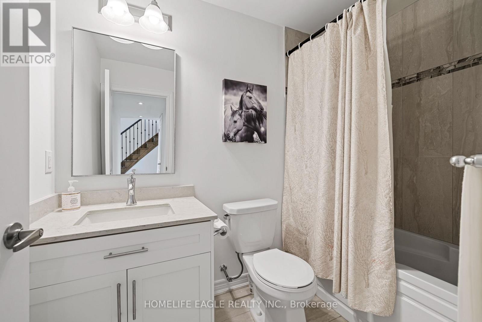 545 Clifford Perry Place, Newmarket, ON - Indoor Photo Showing Bathroom