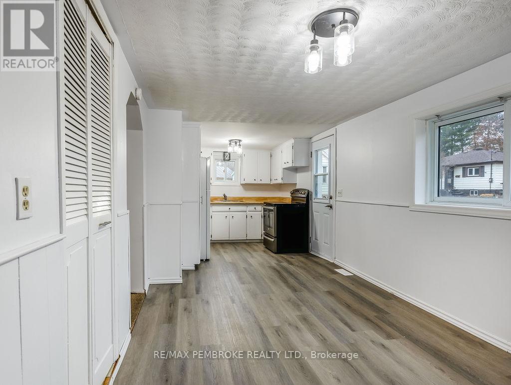 618 Elgin Street, Laurentian Valley, ON - Indoor