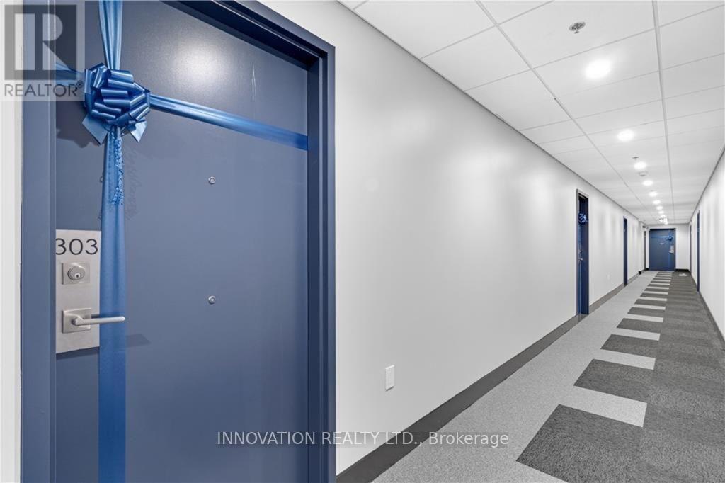 303 - 397 Codd'S Road, Ottawa, ON - Indoor Photo Showing Other Room