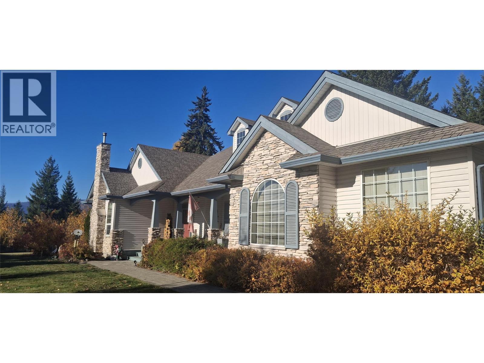 3267 Roncastle Road, Blind Bay, BC - Outdoor