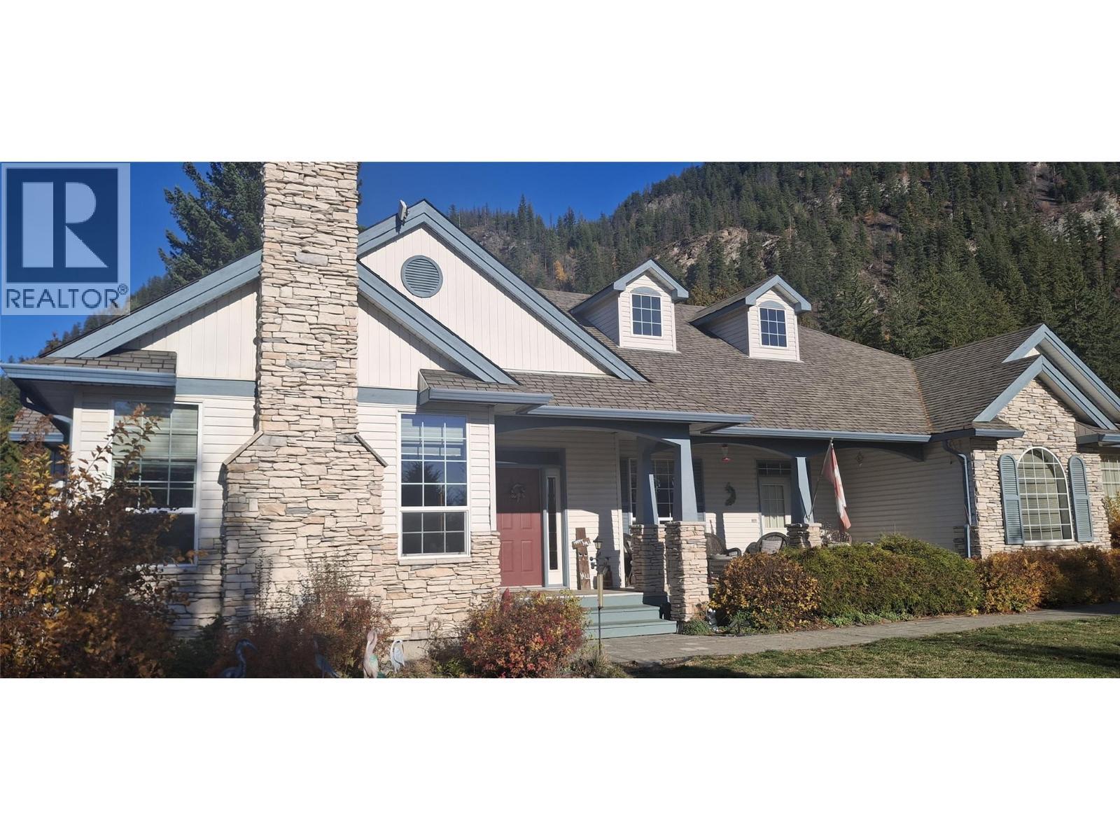 3267 Roncastle Road, Blind Bay, BC - Outdoor With Facade