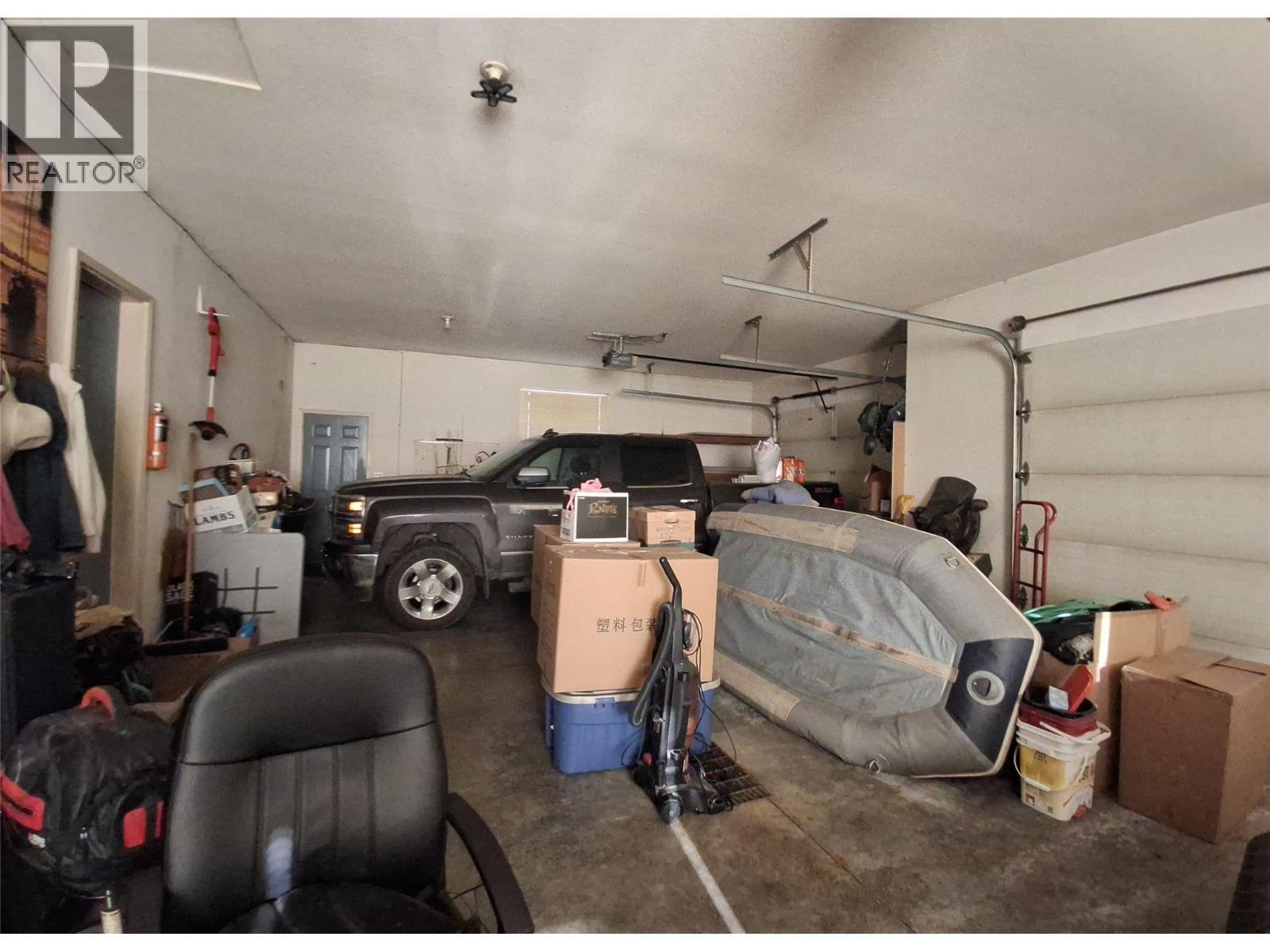 3267 Roncastle Road, Blind Bay, BC - Indoor Photo Showing Garage