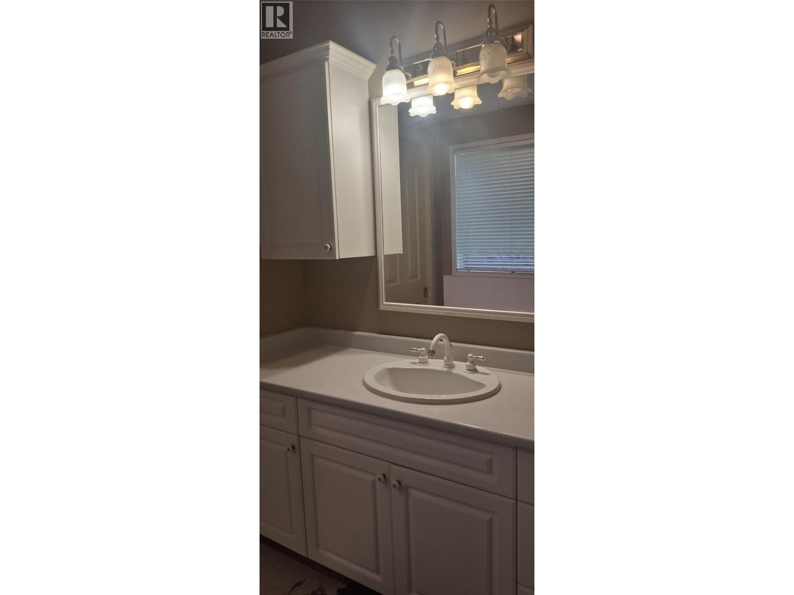 3267 Roncastle Road, Blind Bay, BC - Indoor Photo Showing Bathroom