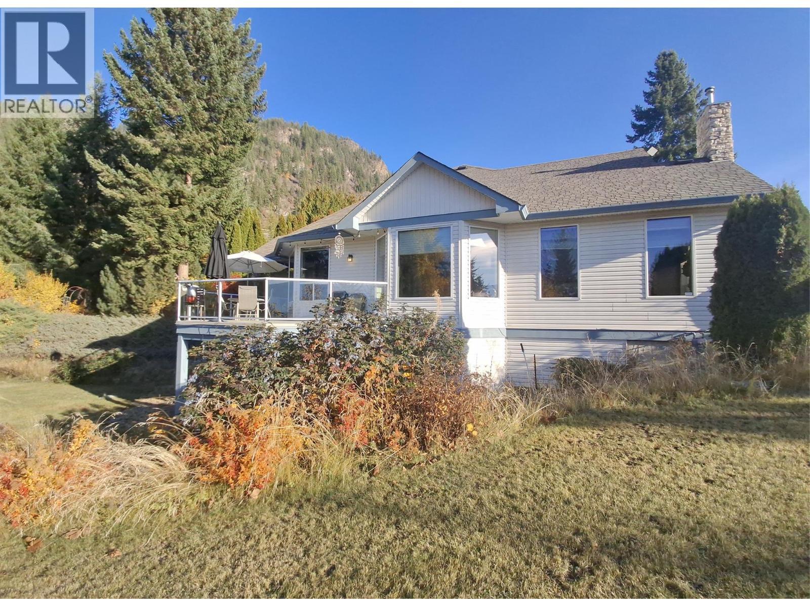 3267 Roncastle Road, Blind Bay, BC - Outdoor