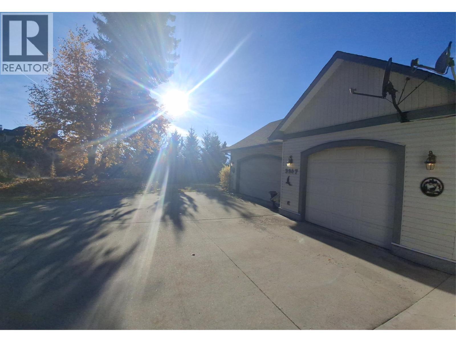 3267 Roncastle Road, Blind Bay, BC - Outdoor