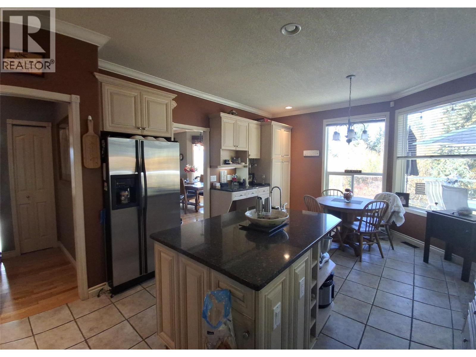 3267 Roncastle Road, Blind Bay, BC - Indoor