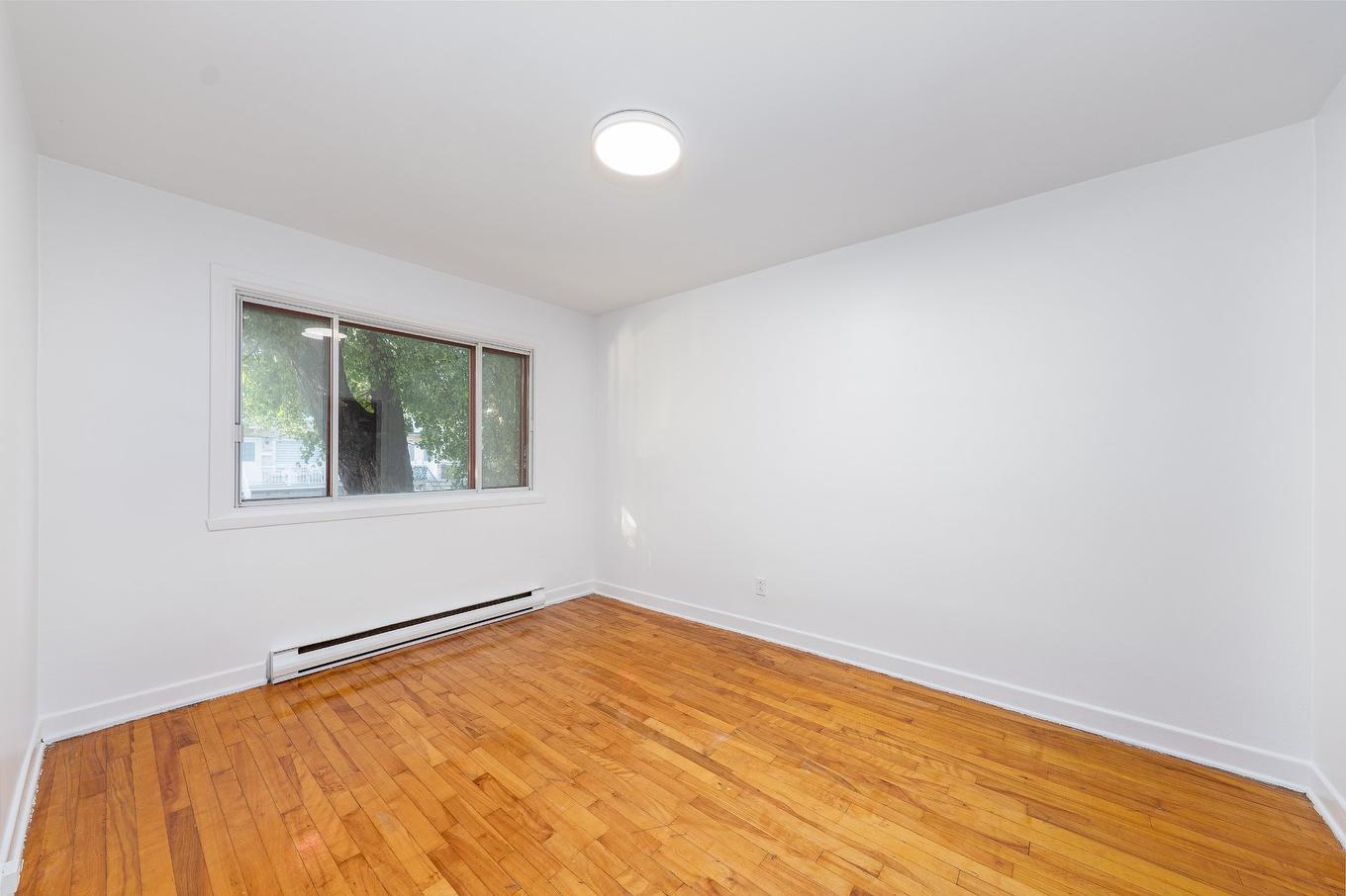 Primary bedroom - 3077 Rue Paul-Pau, Montréal (Mercier/Hochelaga-Maisonneuve), QC - Indoor Photo Showing Other Room