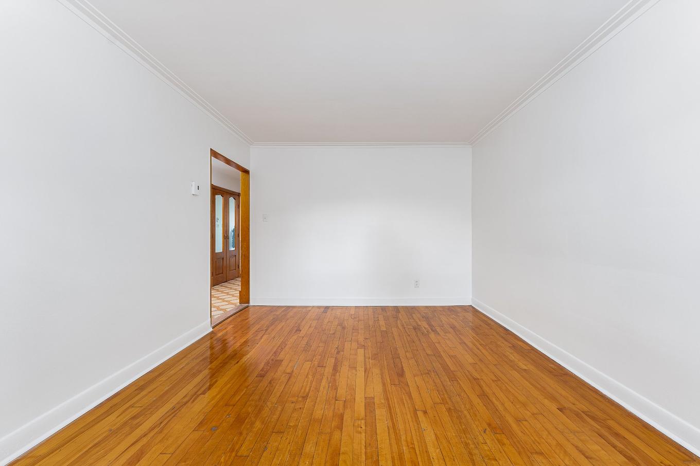 Living room - 3077 Rue Paul-Pau, Montréal (Mercier/Hochelaga-Maisonneuve), QC - Indoor Photo Showing Other Room