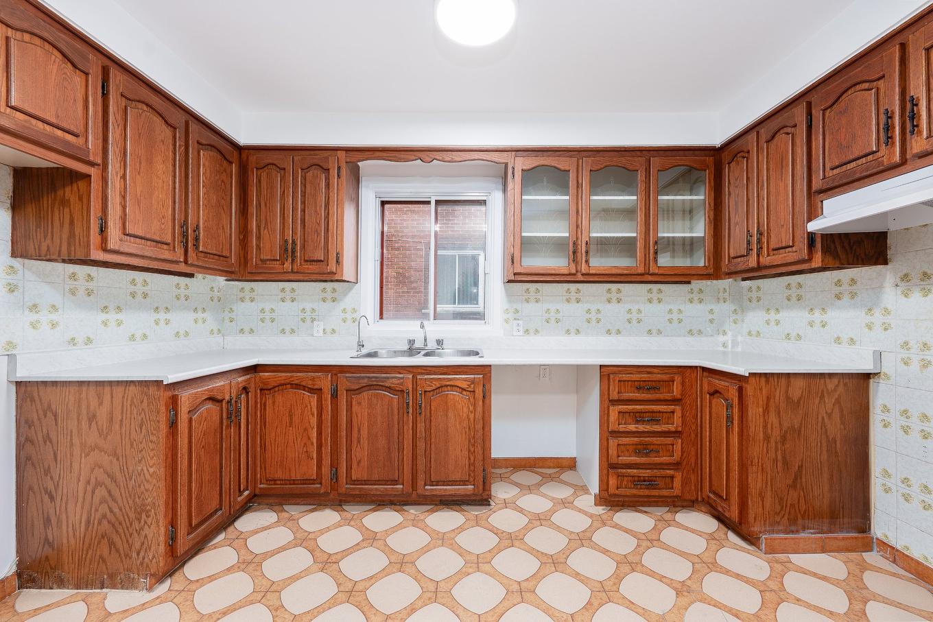 Kitchen - 3077 Rue Paul-Pau, Montréal (Mercier/Hochelaga-Maisonneuve), QC - Indoor Photo Showing Kitchen With Double Sink