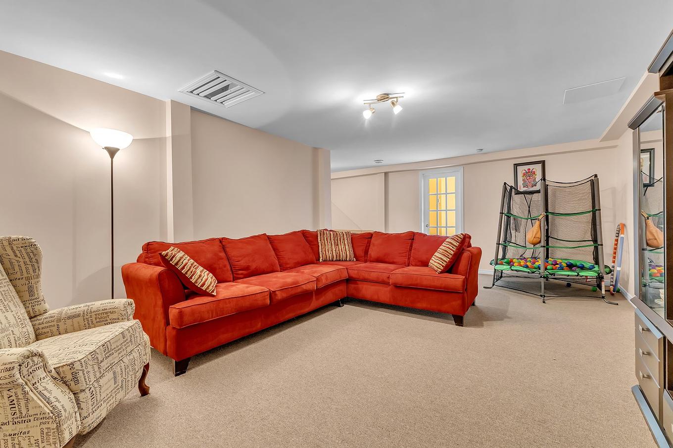 Family room - 11 Rue Trésor, Val-Des-Monts, QC - Indoor Photo Showing Living Room