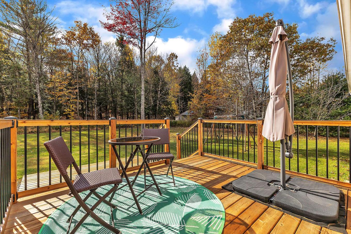 Patio - 11 Rue Trésor, Val-Des-Monts, QC - Outdoor With Deck Patio Veranda