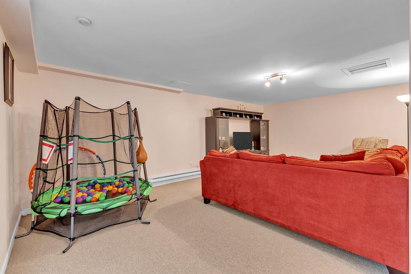 Family room - 11 Rue Trésor, Val-Des-Monts, QC - Indoor