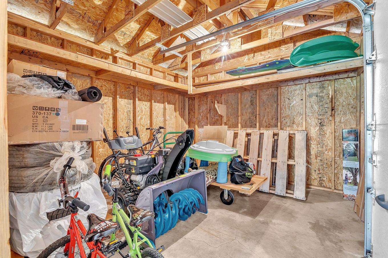 Storage - 11 Rue Trésor, Val-Des-Monts, QC - Indoor Photo Showing Basement