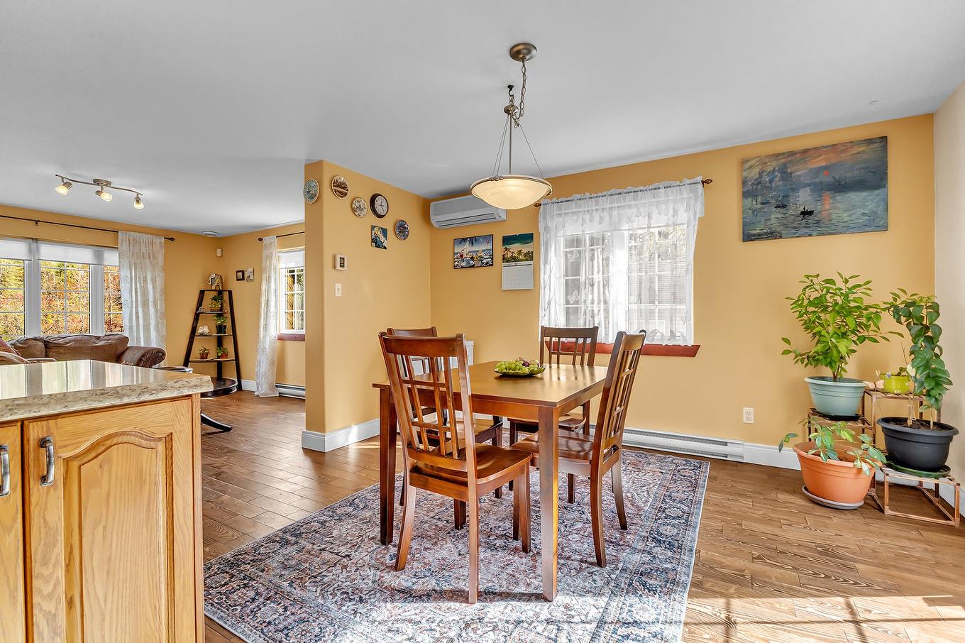 Dining room - 11 Rue Trésor, Val-Des-Monts, QC - Indoor Photo Showing Dining Room