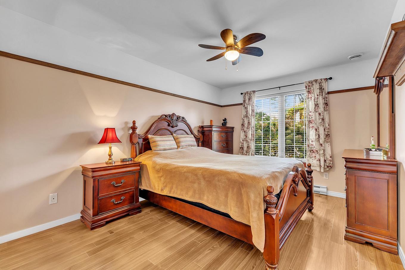 Primary bedroom - 11 Rue Trésor, Val-Des-Monts, QC - Indoor Photo Showing Bedroom