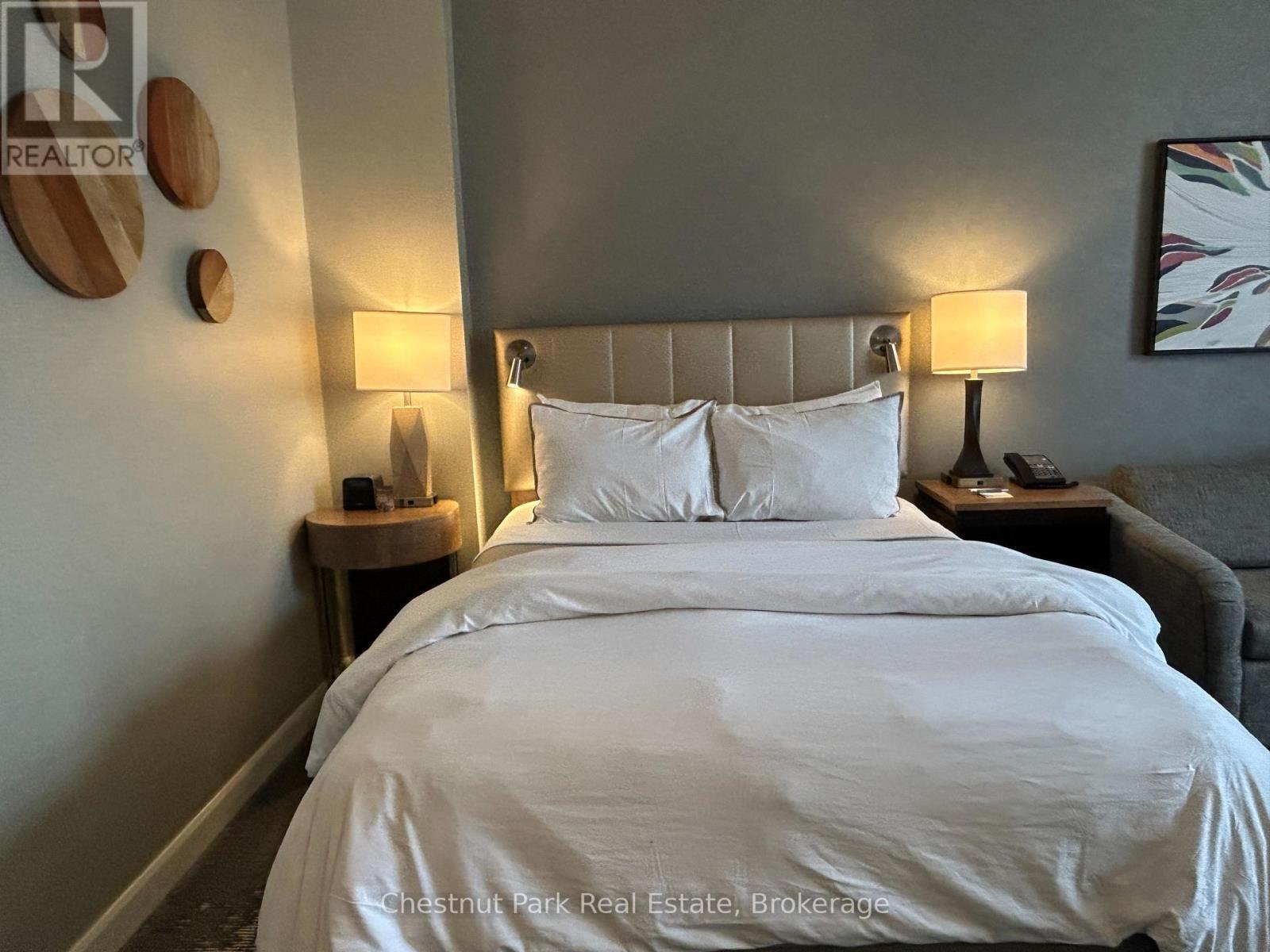 165 - 220 Gord Canning Drive, Blue Mountains, ON - Indoor Photo Showing Bedroom