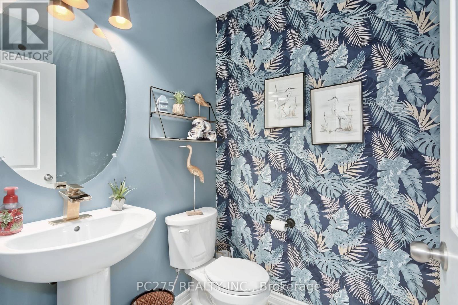 20 Honey Bend, St. Thomas, ON - Indoor Photo Showing Bathroom