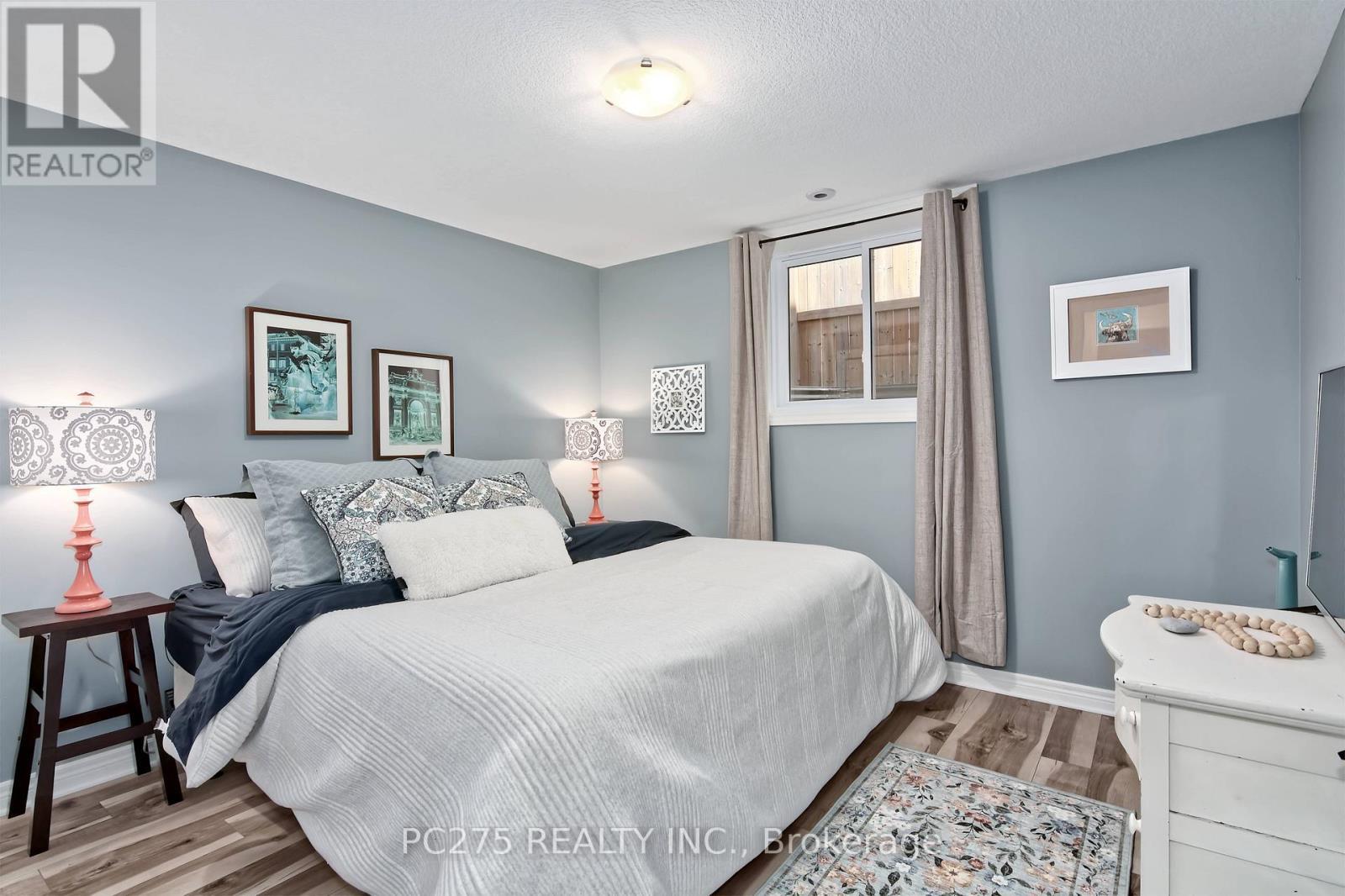 20 Honey Bend, St. Thomas, ON - Indoor Photo Showing Bedroom