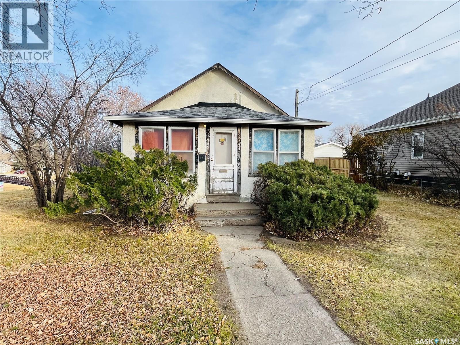 265 6Th Avenue Ne, Swift Current, SK - Outdoor