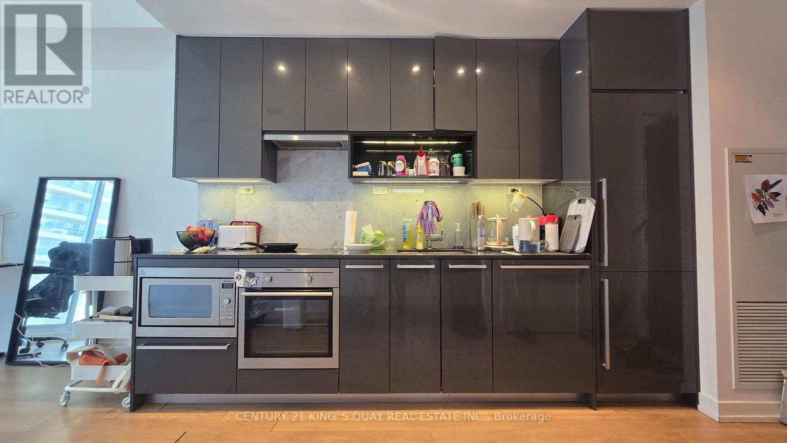 1708 - 115 Mcmahon Drive, Toronto, ON - Indoor Photo Showing Kitchen