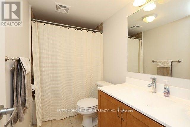 301 - 12 Brian Peck Crescent, Toronto, ON - Indoor Photo Showing Bathroom