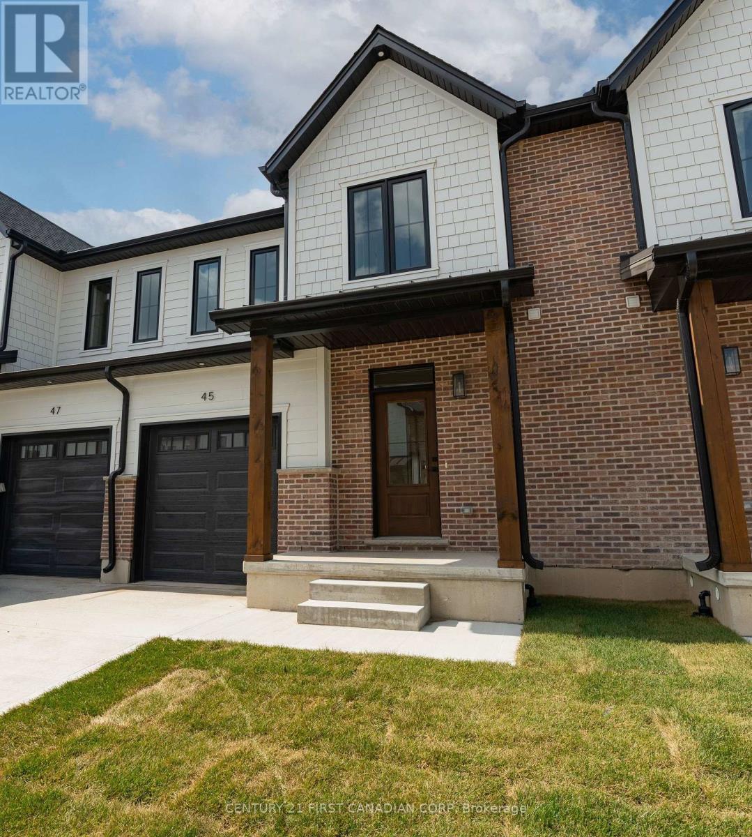 147-43(55) Scotts Drive, Lucan Biddulph (Lucan), ON - Outdoor